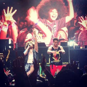 547098_4156625117035_290976326_n